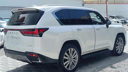 Lexus LX600 VVIP Class 2023 image 13