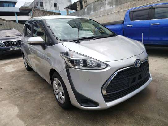 TOYOTA SIENTA 1500CC HYBRID 2018 MODEL. image 1