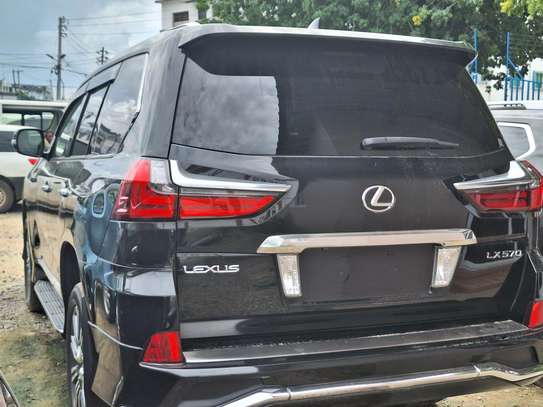 Lexus image 2