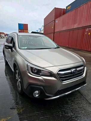 SUBARU OUTBACK image 8