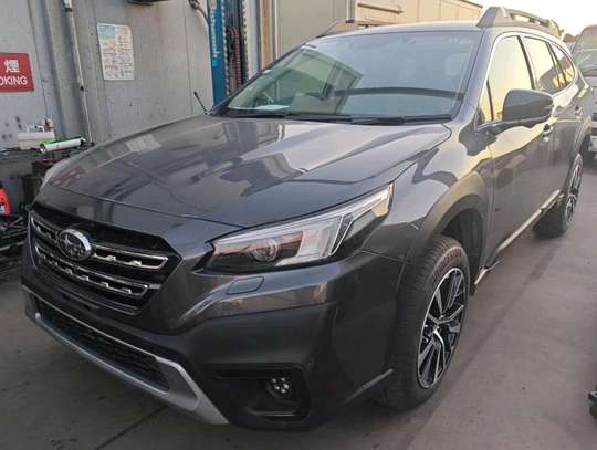 Subaru Outback Grey 2022 image 10