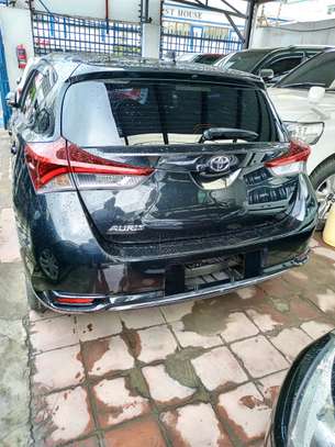 Toyota Auris metallic black image 1