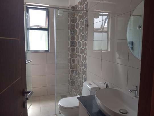 Studio Apartment with En Suite at Westlands image 5