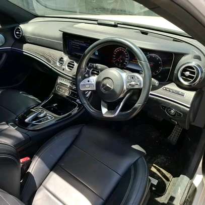 Mercedes Benz E200 Sunroof 2018 image 4