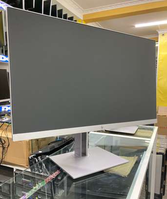 HP E273q Quad-HD Resolution 27-inch Monitor image 1