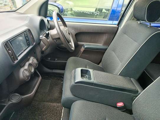 Toyota passo black image 7