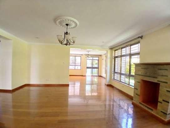 5 Bed Townhouse with En Suite at Lavington image 2