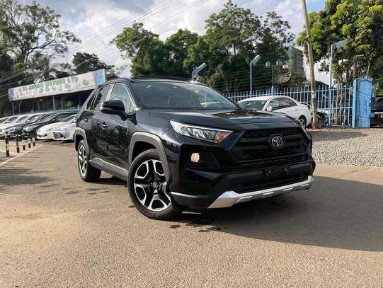 2019 Toyota RAV4 image 5