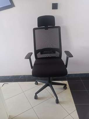 Ergonomic Mesh Adjustable Height Office Chair image 3