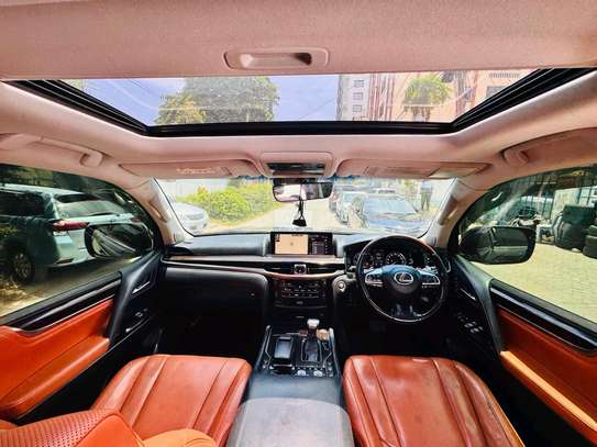 Lexus LX570 2016 Black image 5