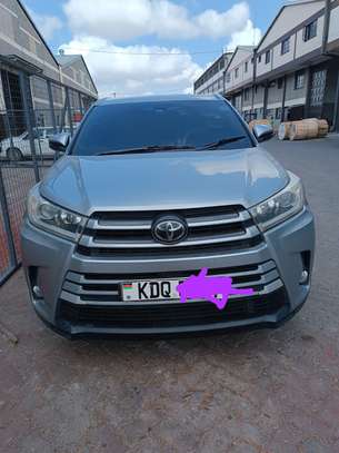TOYOTA KLUGER FOR SALE image 3
