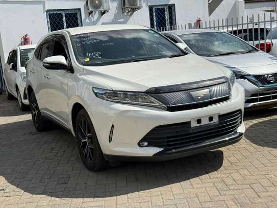 Toyota harrier white non hybrid image 5