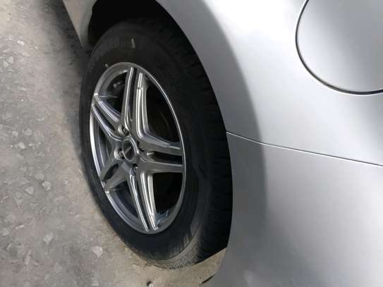 Toyota aqua silver image 5