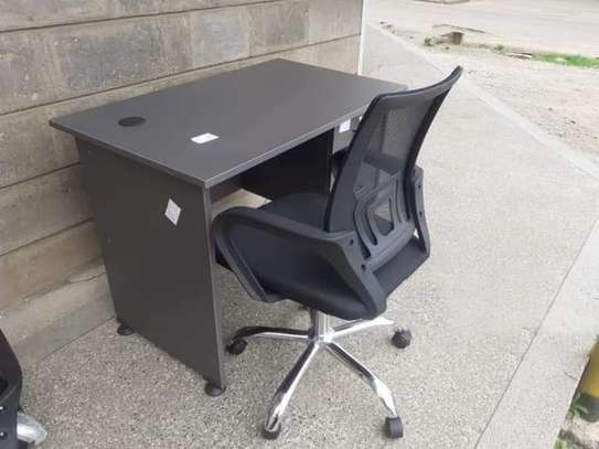 High quality office desk and chair image 7