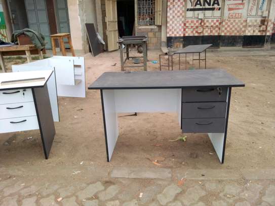 1.2 mtrs office desks available image 4