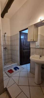 Serviced 1 Bed Apartment with En Suite at Mtwapa Creekside image 7