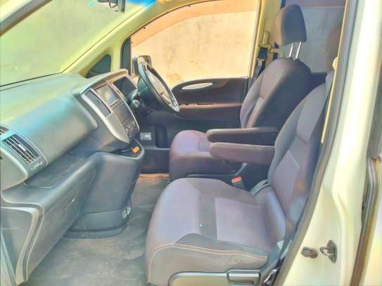 Nissan Serena 2010 Good Condition For Sale!! image 3