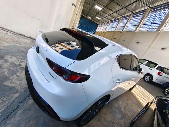 MAZDA 3,2019,1800CC,(WE ACCEPT HIRE PURCHASE) image 5