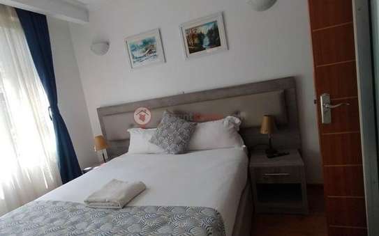 Serviced 3 Bed Apartment with En Suite in Riverside image 16