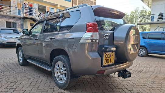 2010 Toyota prado Vx image 2