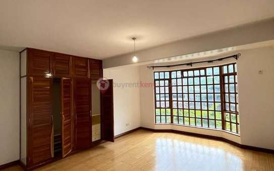 3 Bed Apartment with En Suite in Lavington image 10