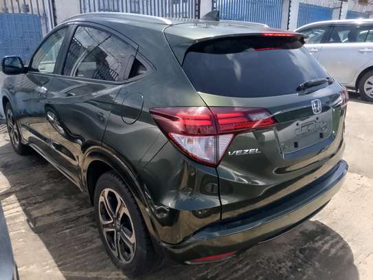 Honda vezzel hybrid jungle green image 2