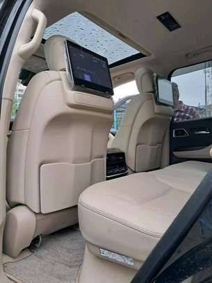 Toyota Land cruiser ZX V8 LC300 2023 image 8