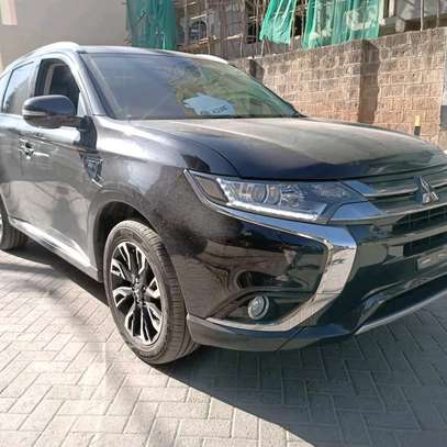 2016 Mitsubishi outlander phev image 3