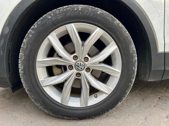 VOLKSWAGEN TIGUAN tsi SUNROOF 2018MODEL image 10