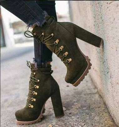 LADIES ANKLE BOOTS image 3