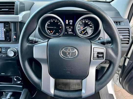 Toyota landcruiser prado petrol image 13