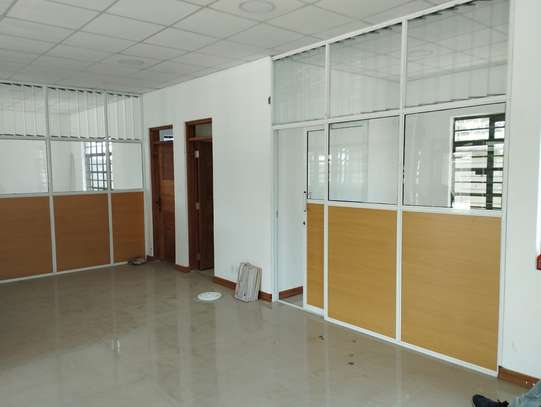 OFFICE PARTITION WITH GLASS AND ALUMINUM image 1