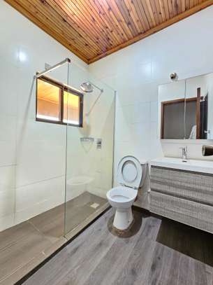 5 Bed House with En Suite in Kileleshwa image 13