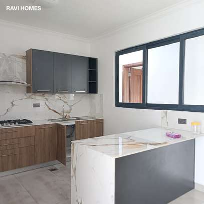 3 Bed Apartment with En Suite in Kileleshwa image 16