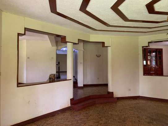 5 Bed House with En Suite in Nyari image 9