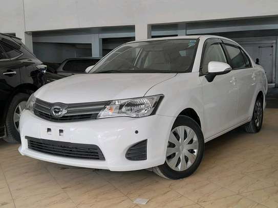 Toyota axio pearl white image 3