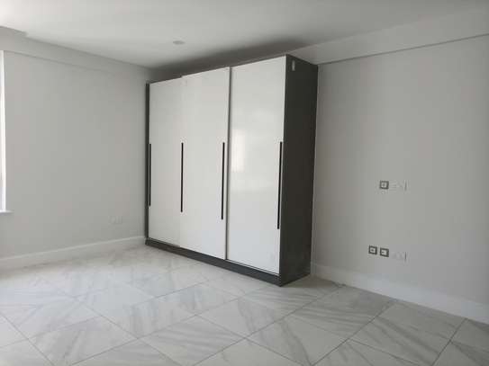 Serviced 3 Bed Apartment with Swimming Pool in Rhapta Road image 10