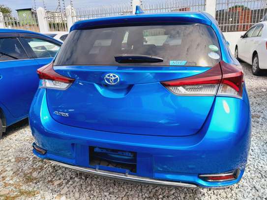 Toyota Auris blue 2016 2wd image 2