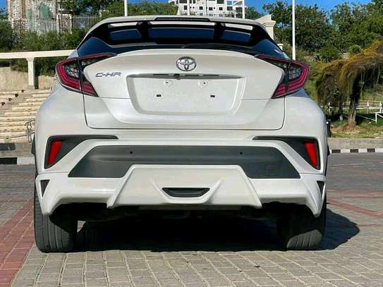 Toyota CHR fully loaded 🔥🔥🔥 image 3