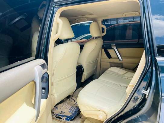 Toyota Prado 2015 Year Petrol 7 Seater Sunroof image 6