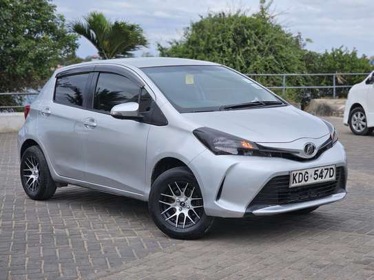 Toyota Vitz 2014 image 2