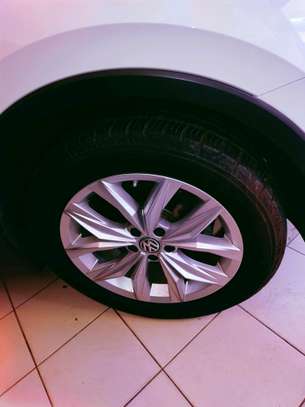 Volkswagen Tiguan TSi sunroof 2018 image 3
