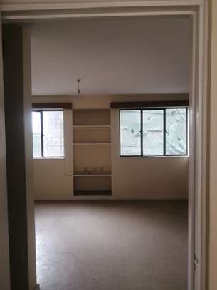 1 Bed Apartment with Parking in Kilimani image 1