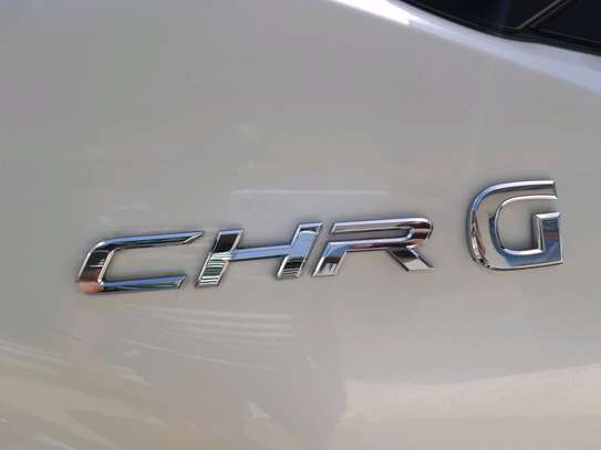 Toyota CH-R  G hybrid  2017 image 6