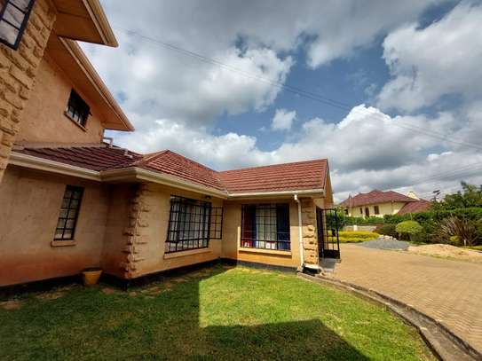 4 Bed House with En Suite at Karen Plains Road image 4