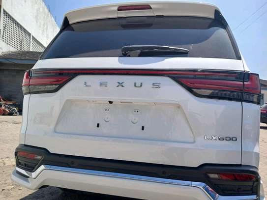 Lexus LX600 White Sport 2023 image 14