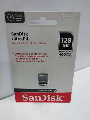 Sandisk Ultra Fit 128GB USB 3.0 / 3.1 Flash Drive image 3