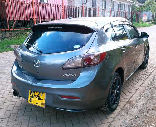 Mazda Axela Hatchback 1500cc image 3