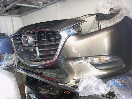 Mazda Axela nosecut image 2