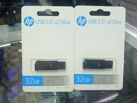 HP 32 GB Metal Body USB 2.0 Flash Drive, v236w image 1